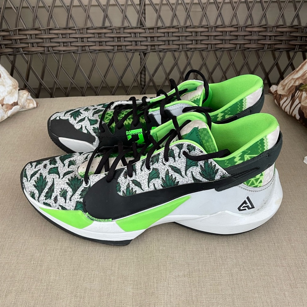 Giannis Basketball shoes size 13 no box